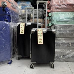 Vali Kéo Du Lịch Ốp Góc Màu Đen Nhựa ABS/PC Size 20/24/28 – KL01